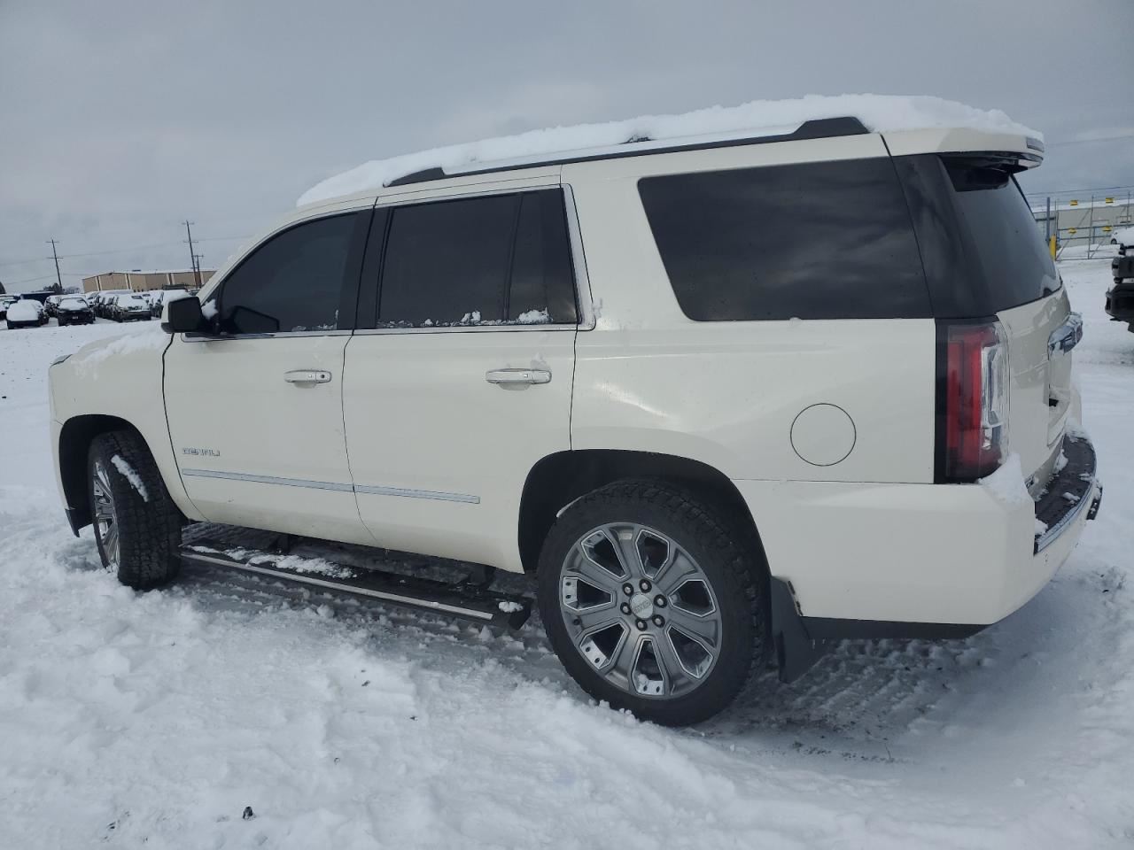 YUKON 2015 Seat Rear 4928962 - Image 2