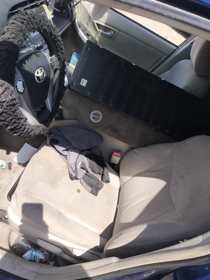 RIGHT TAN FRONT HEADREST OEM 2011 TOYOTA PRIUS - Image 4