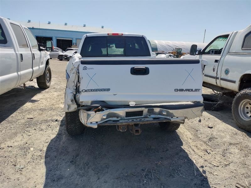 1999-2010   Chevrolet Silverado 2500 Front Carrier Assembly 25931915 OEM.   - Image 2