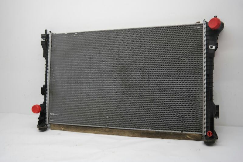 Radiator For 2013-16 Ford Taurus 2013-15 Lincoln MKS 3.5L//3.7L Non-turbo