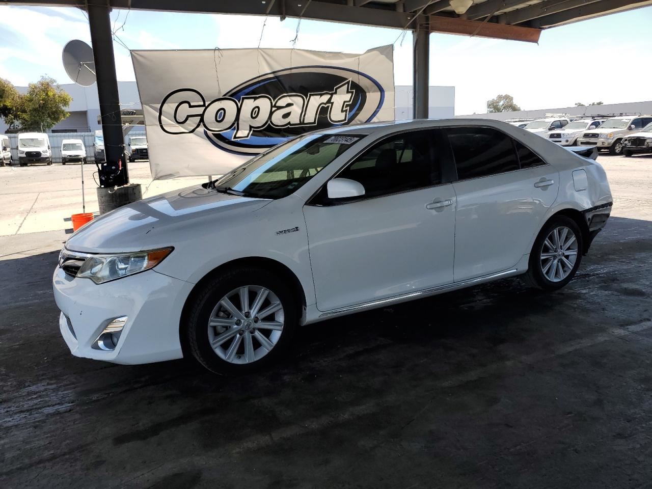 Benzeen Right Headlight Chrome Trim Fits 12-14 CAMRY 7956475 - Image 1