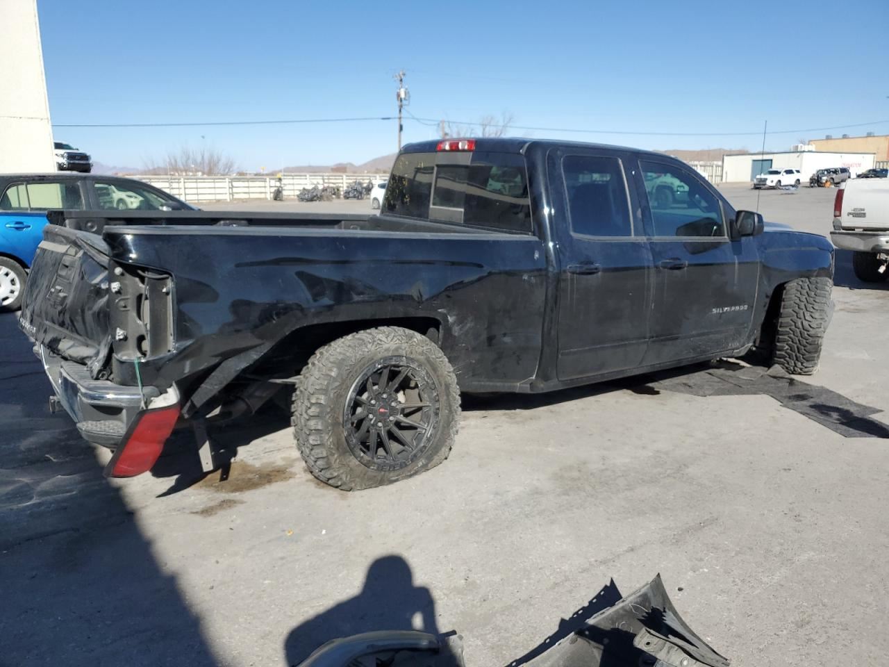 RIGHT BLK FRONT HEADREST OEM 2017 CHEVROLET SILVRDO15 - Image 4