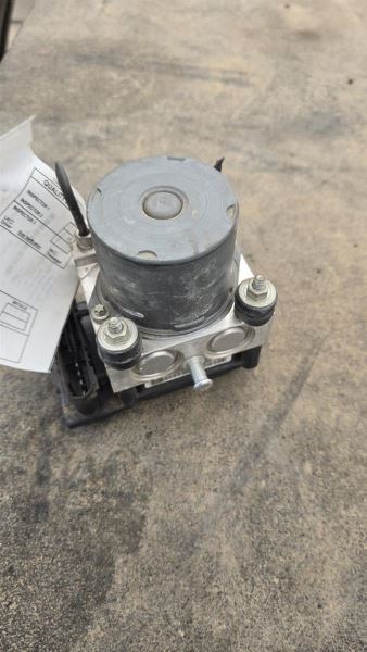 Anti-lock Brake Part Actuator Pump Assembly 1.8L Fits 12-13 Toyota Corolla OEM - Image 1