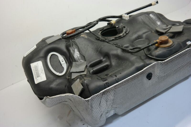 fuel tank size on 2012 v8 jeep grand cherokee