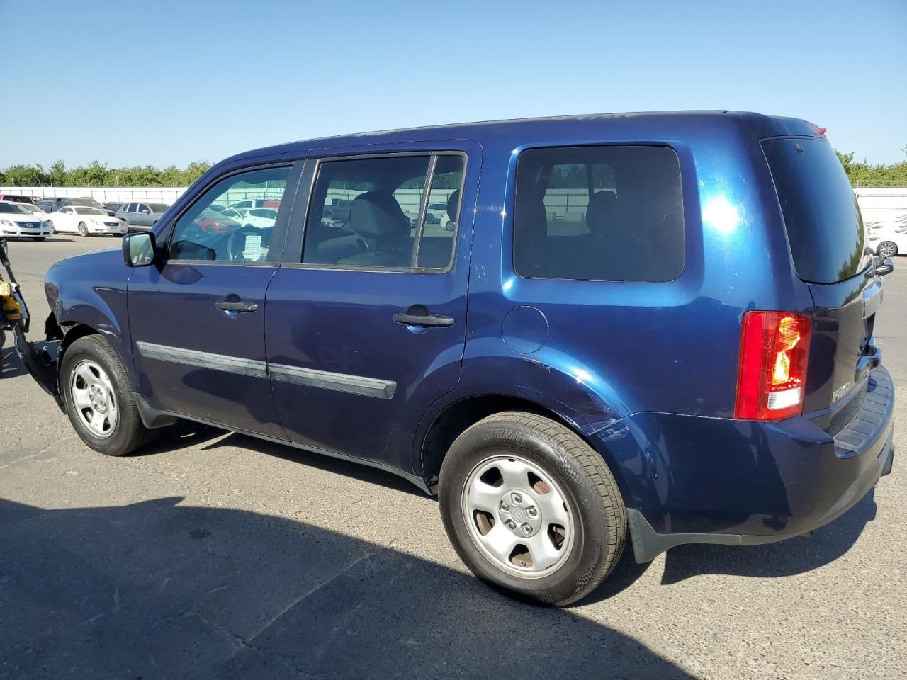 PILOT 2015 Third Seat Station Wagon Van 6259513 - Image 2