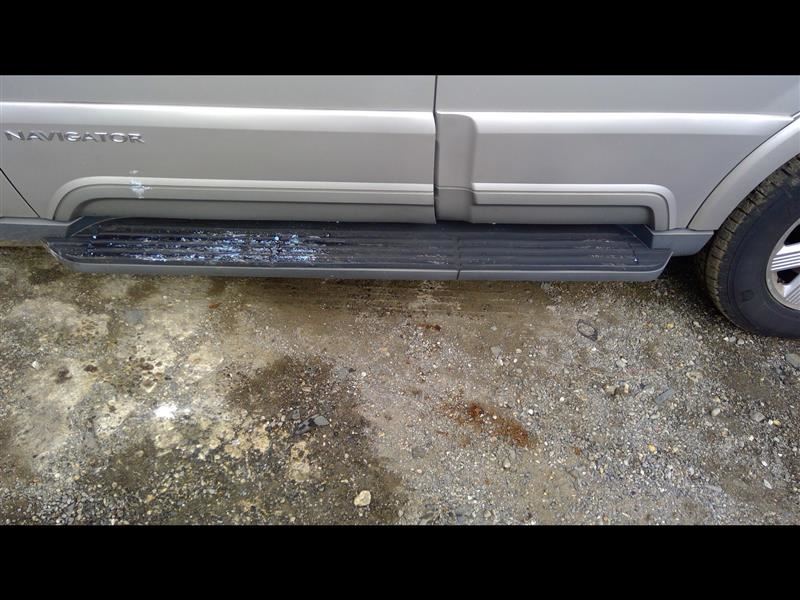 Used 2004 Lincoln Navigator Center Body Running Board Alternate R