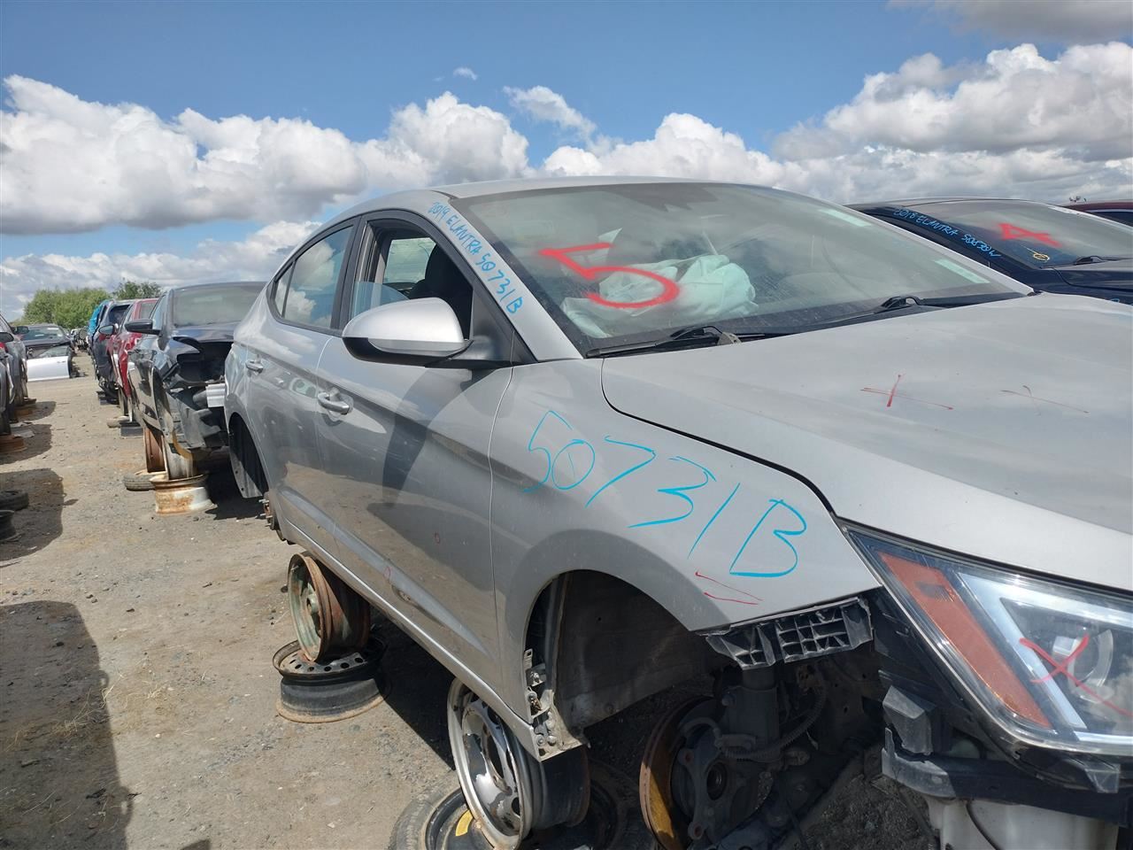RIGHT BLK FRONT HEADREST OEM 2019 HYUNDAI ELANTRA - Image 4