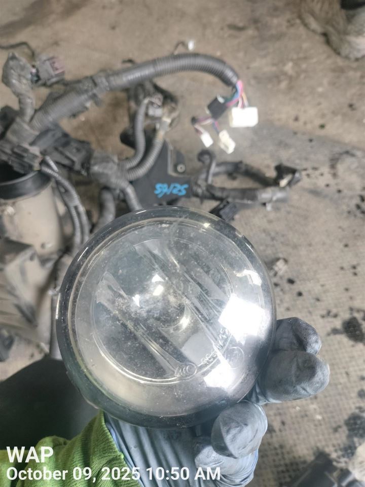 Benzeen Light Fog-driving Lower Bumper Fits 11-17 QUEST 7517608 - Image 1