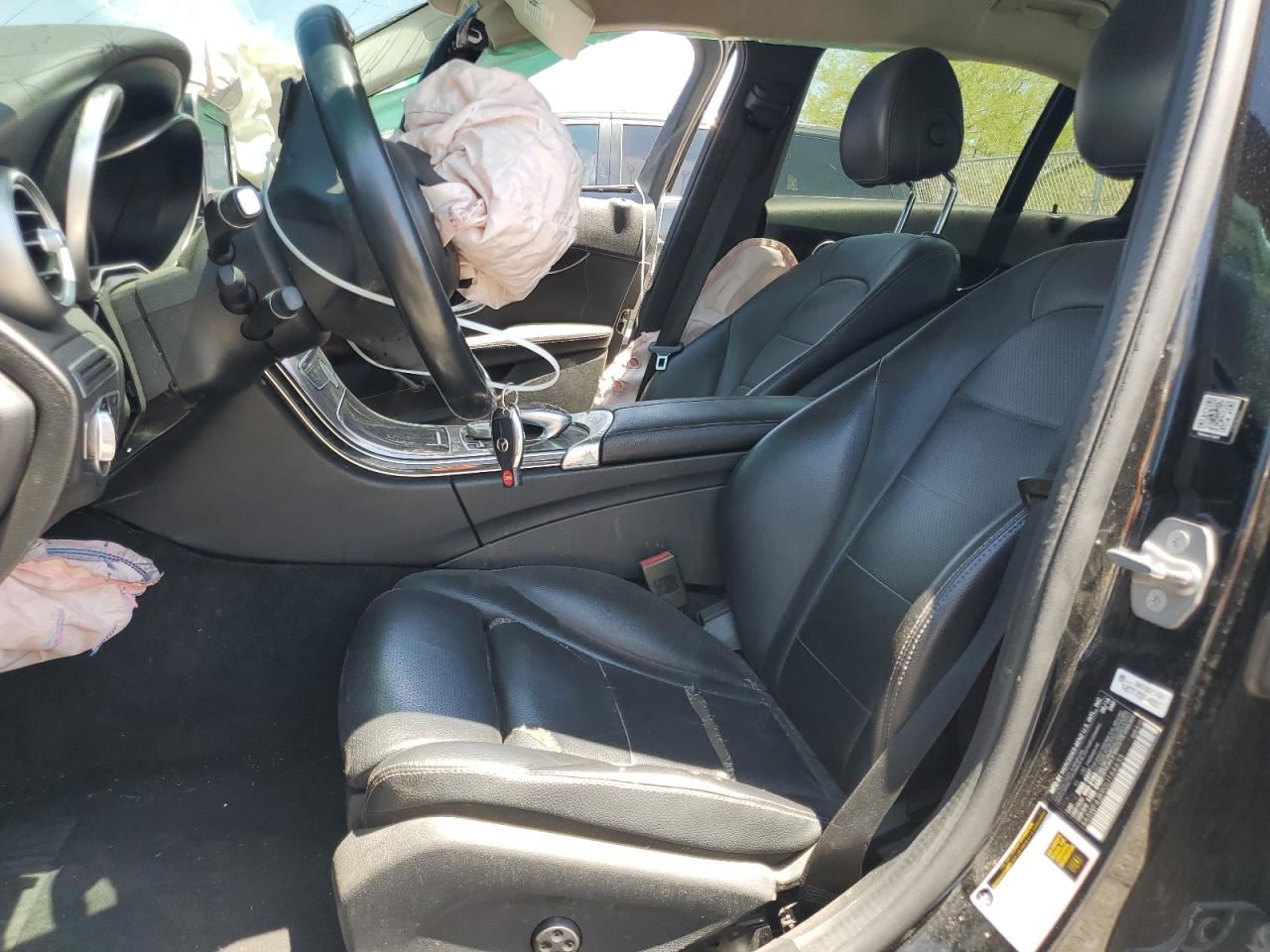 C300      2022 Headrest 11553275 - Image 4