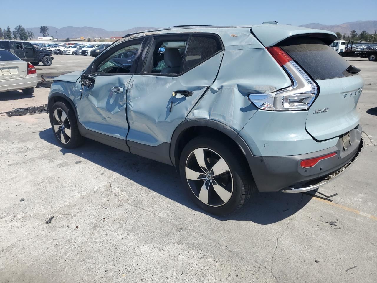 XC40 2019 Coolant Reservoir 7423652 - Image 2