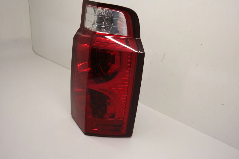 06 07 08 09 10 Jeep Commander Limited Right Passenger Tail Light Lamp