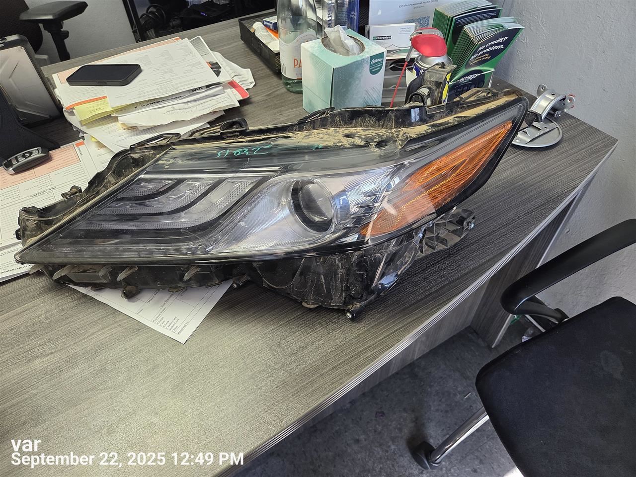 LEFT HEADLAMP ASSEMBLY OEM 18-24 TOYOTA CAMRY 1YR WRNTY - Image 2