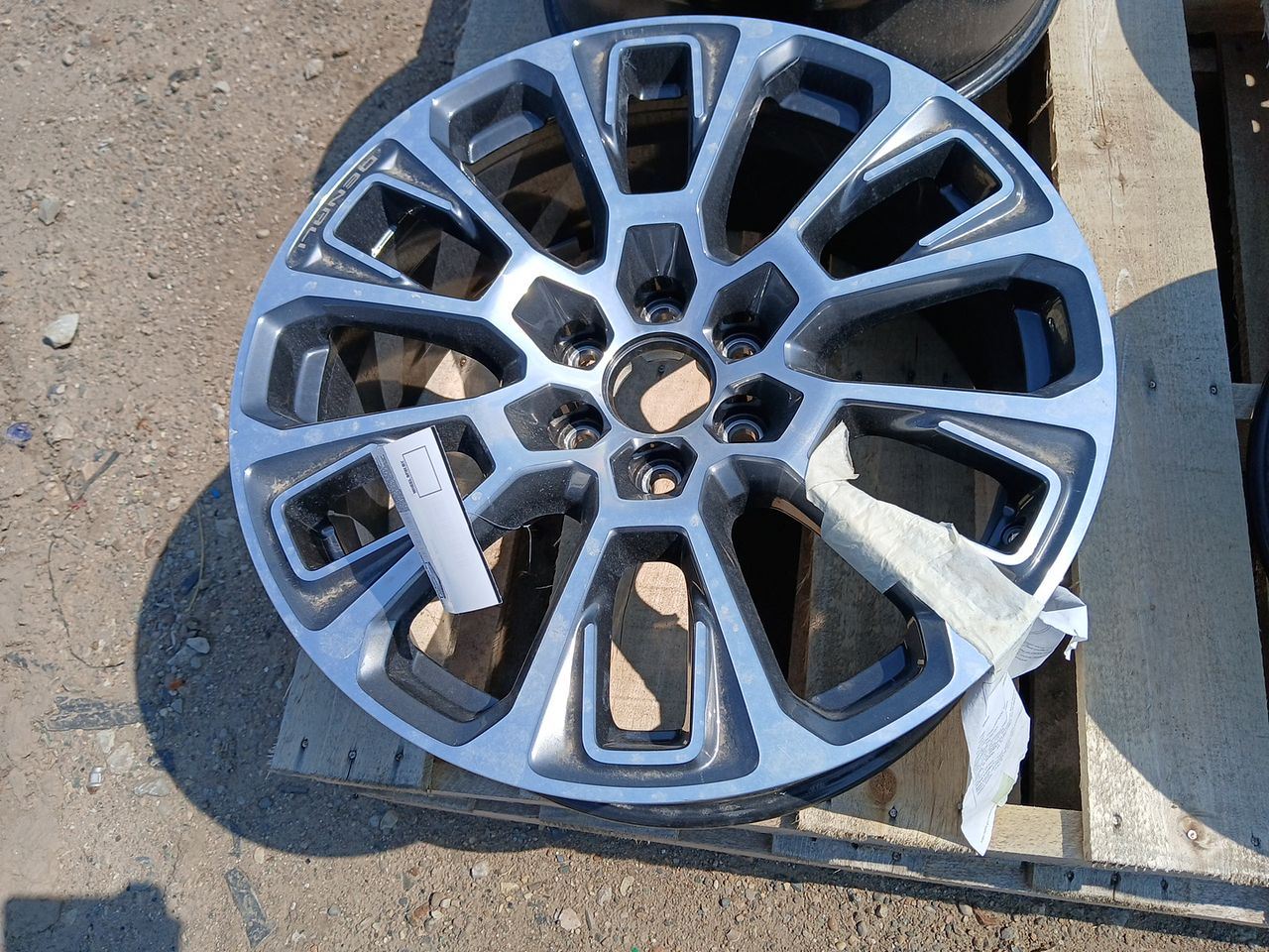 2025 GMC Yukon 22x9 Ultra Bright Aluminum Wheel 85675606 SMI 6x139