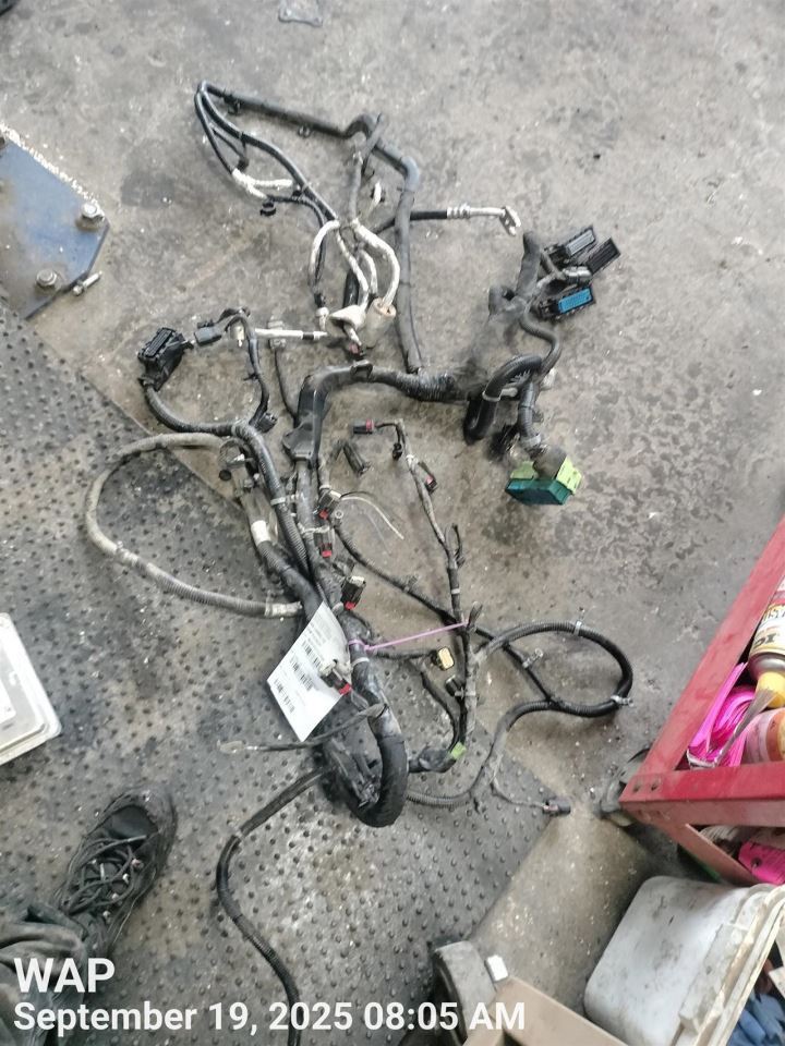 ENGINE WIRE HARNESS 23298252 2015 CADILLAC ESCALADE - Image 2