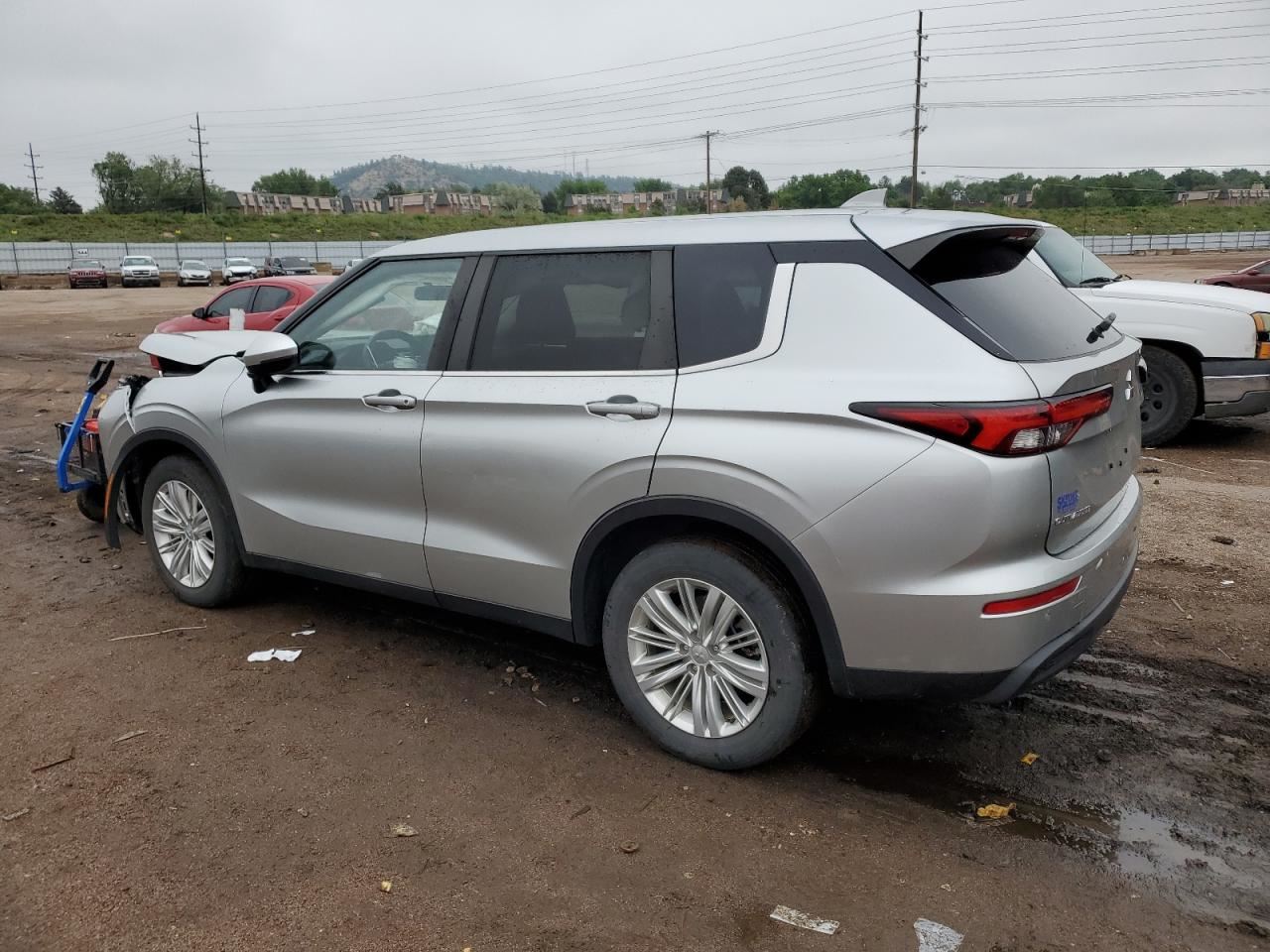 OUTLANDER 2022 Third Seat Station Wagon Van 6314248 - Image 2