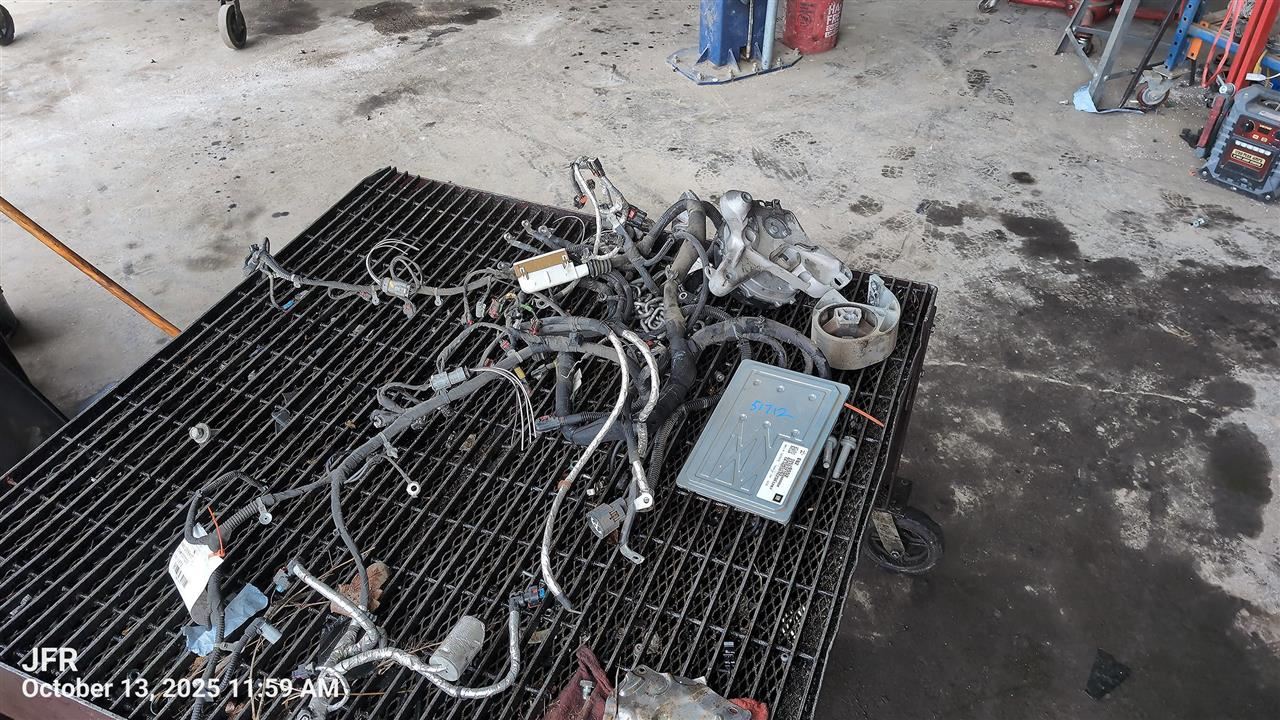 ENGINE WIRE HARNESS 2017 CADILLAC XT5 - Image 3