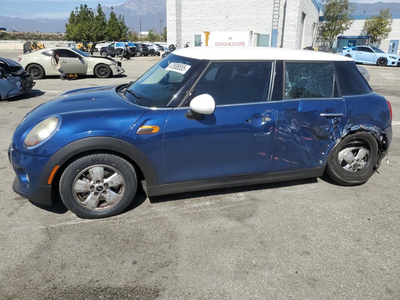 RIGHT BLK FRONT HEADREST OEM 2016 MINI MINI HT - Image 2