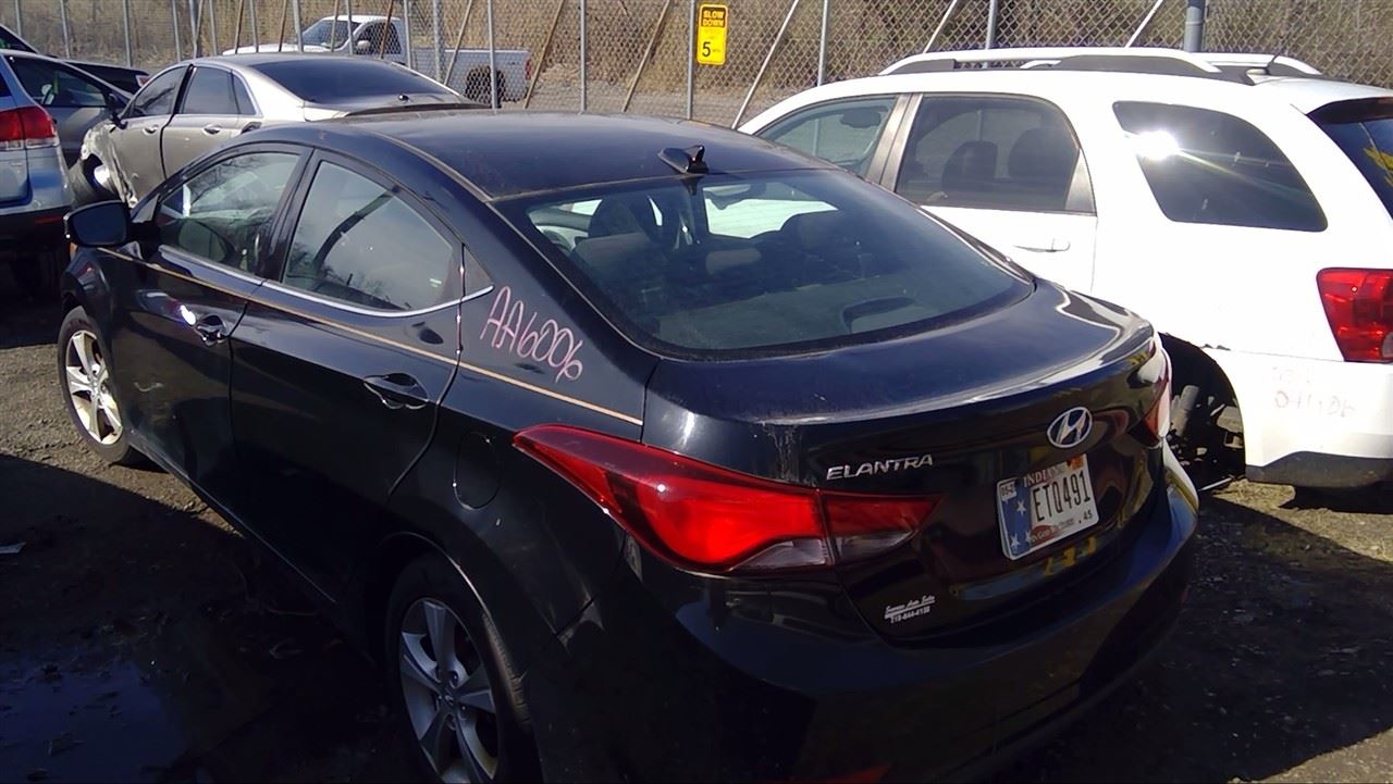 2016 HYUNDAI Elantra