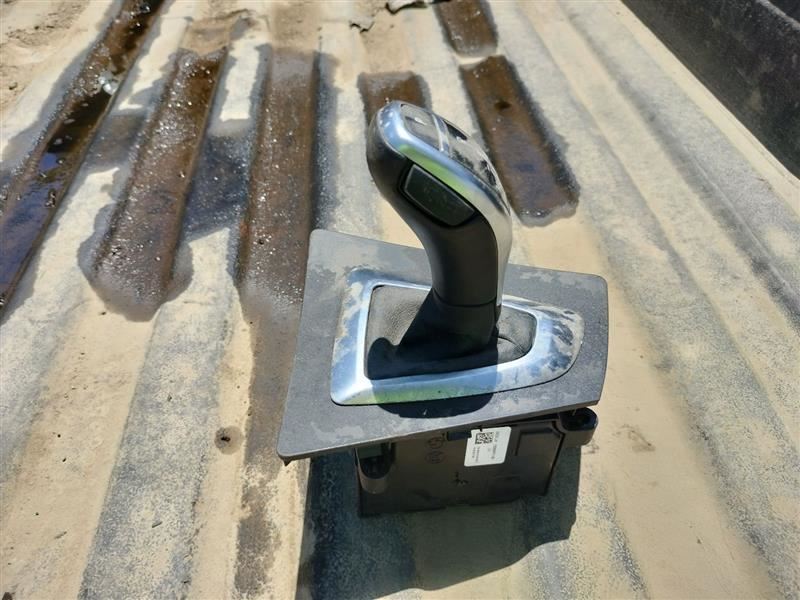 2015 BMW 428I Automatic Transmission Shifter Assy Floor Mounted 61312250698 OEM. - Image 3