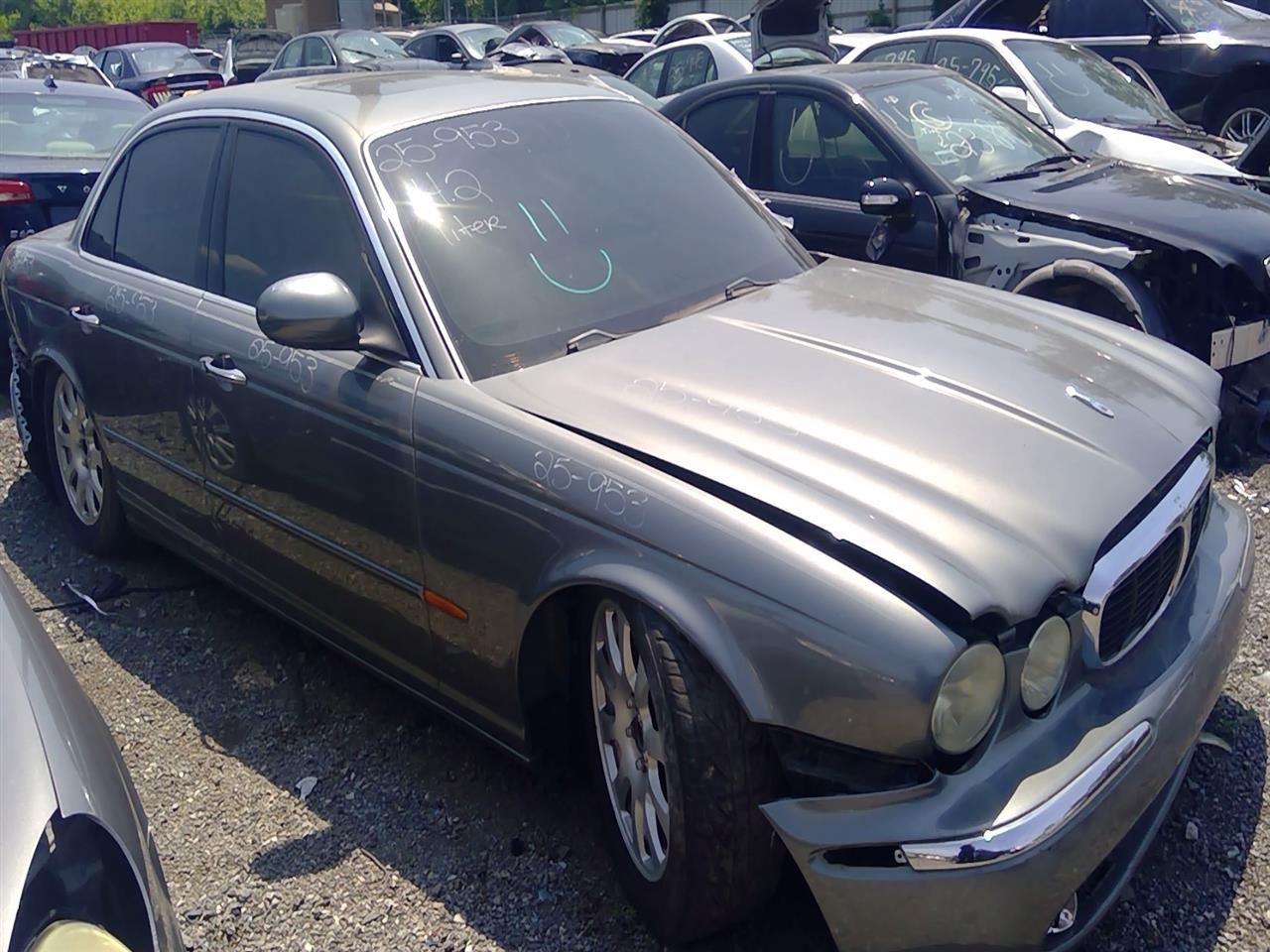 2004 JAGUAR Xj