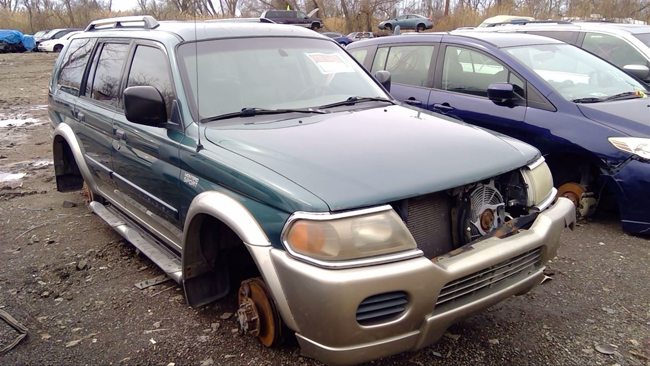 2004 MITSUBISHI Montero Sport