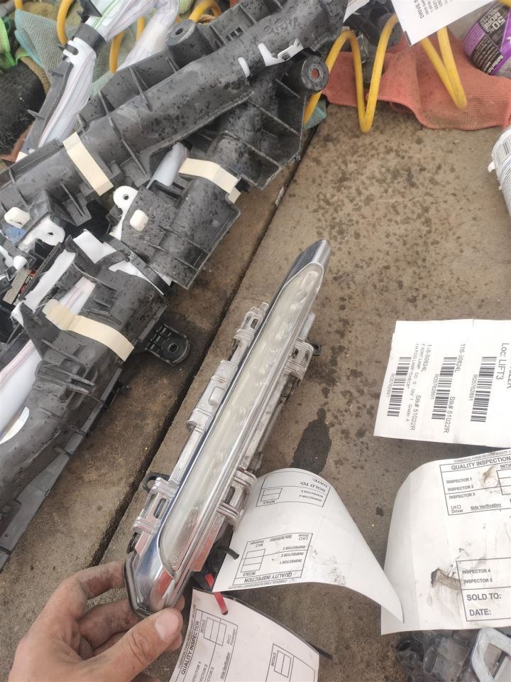 Right FOG LAMP 2218201856 2012-2014 MERCEDES-BENZ CLS550 - Image 2