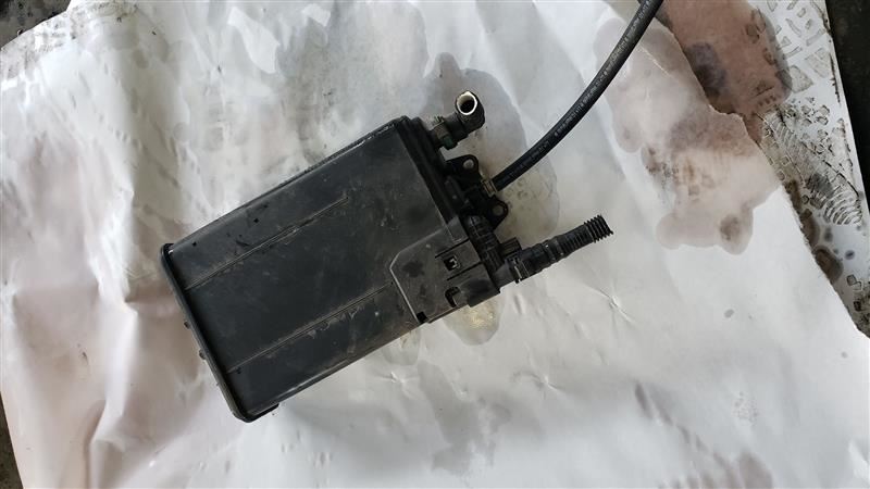 Benzeen VAPOR CHARCOAL CANISTER OEM 2019 LEXUS GX460 77740-35520 - Image 1