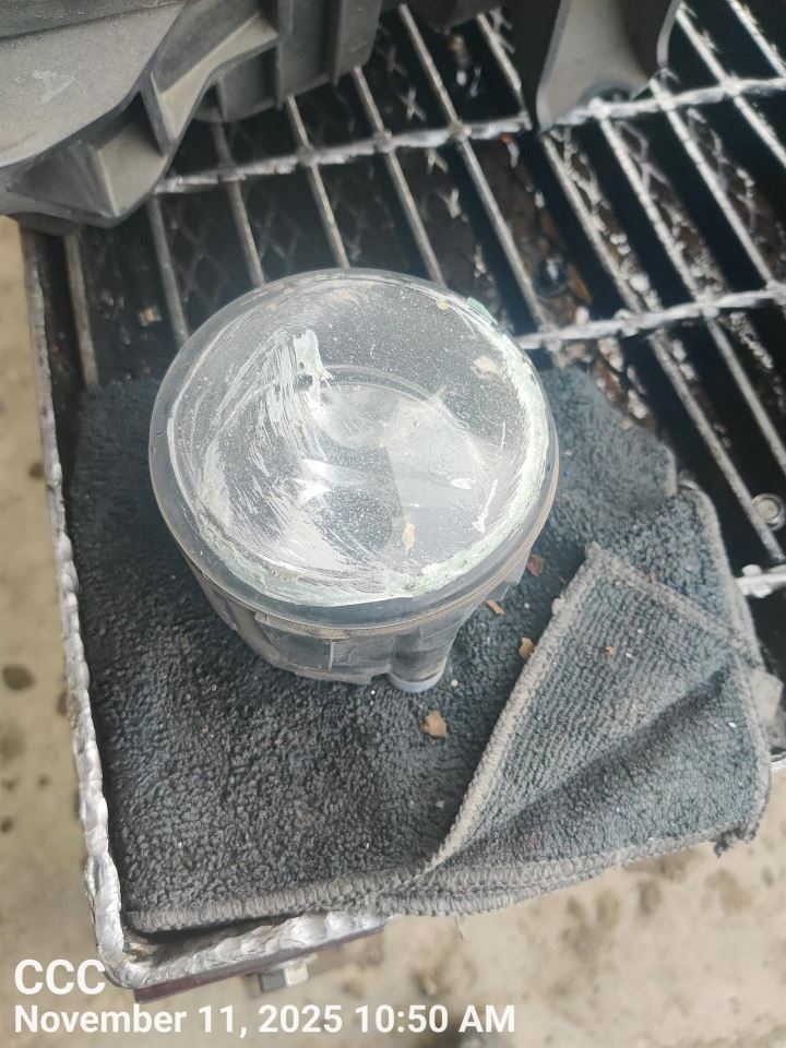 Corner/Park Light Fog-driving Lower Bumper Fits 11-17 QUEST 7731692 - Image 2