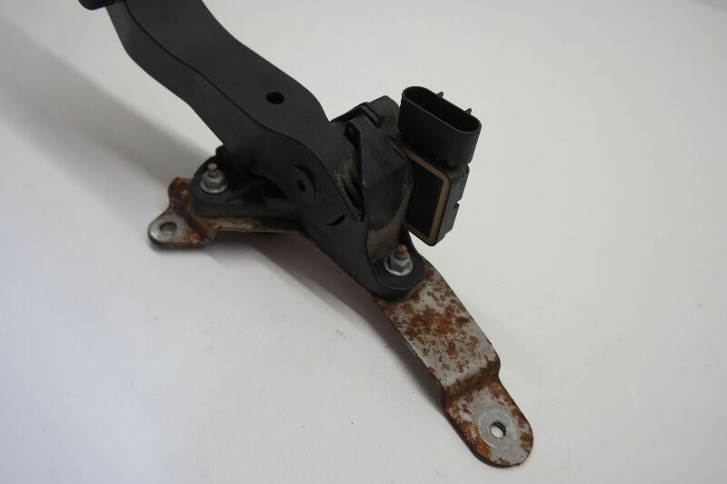 20042012 CHEVROLET MALIBU GAS PEDAL ACCELERATOR OEM eBay