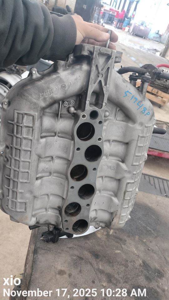 Used 2013 Honda Odyssey Engine Intake Manifold Upper Part 6615655