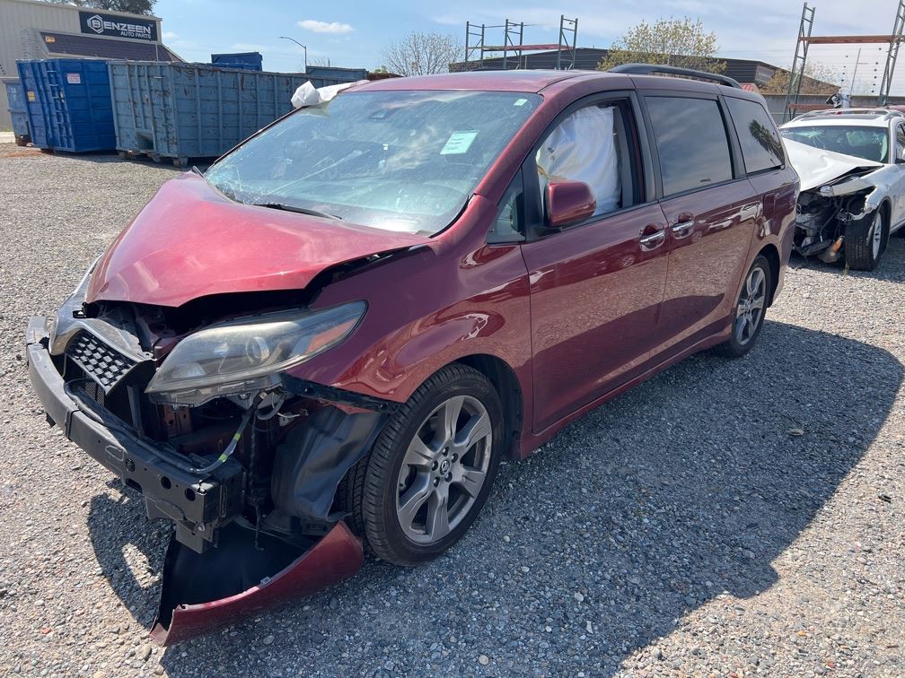 RIGHT BLK HEADREST OEM 2018 TOYOTA SIENNA - Image 1