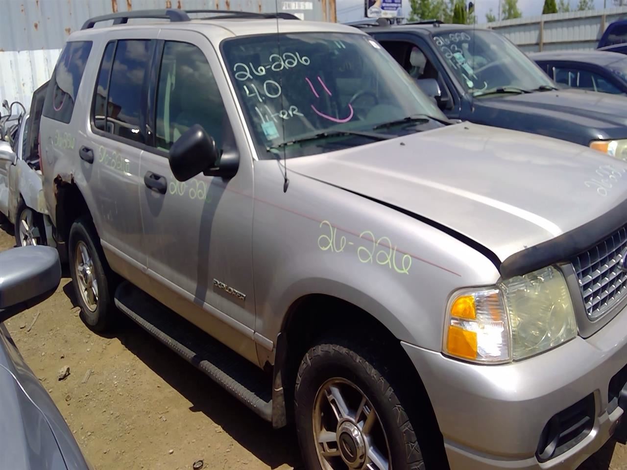 2004 FORD Explorer