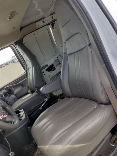Benzeen   Chevrolet Express 2500 Passenger Front Seat W/O Headrest 84284841 OEM.   - Image 1