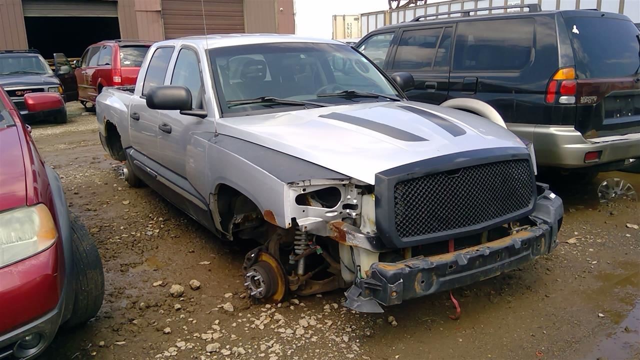 2005 DODGE Dakota