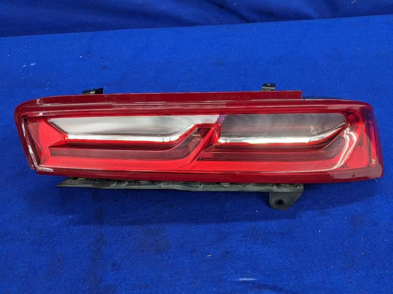 Genuine GM OEM 2016-17 84136771 CAMARO PASSENGER SIDE TAIL LED LIGHT