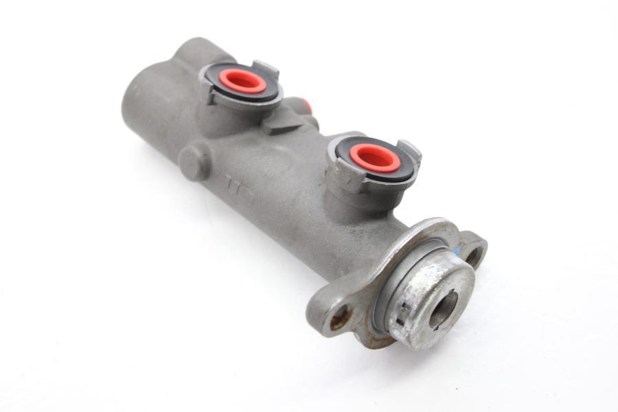 畫2 4LE2 Engine Water Pump - Reliable Performance for ZX55 Diesel