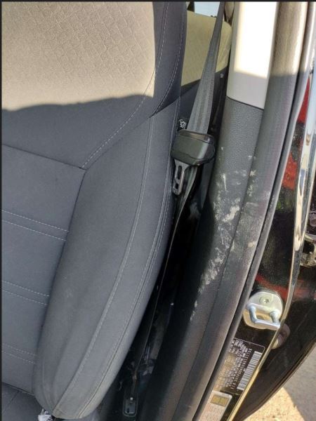 Benzeen   Kia Sorento Gray Driver Front Seat Belt Assembly 88810C6500BGA OEM.   - Image 1