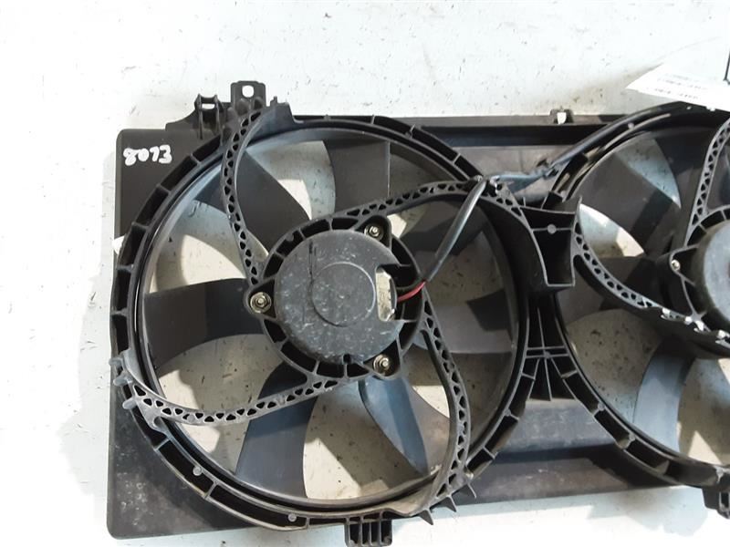 Engine Coolant Radiator Cooling Fan Assembly for Chevry Camaro V6 3.6L 10-11