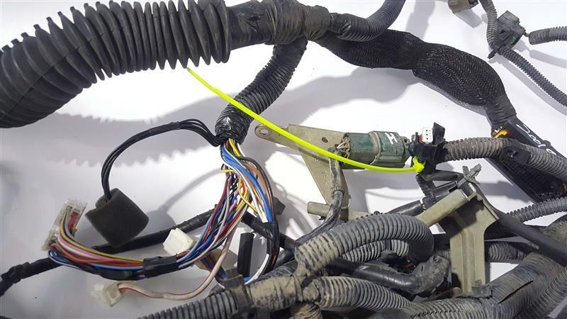 Engine Wiring Harness One Damaged Clip See Pics OEM 2008 Infiniti QX56