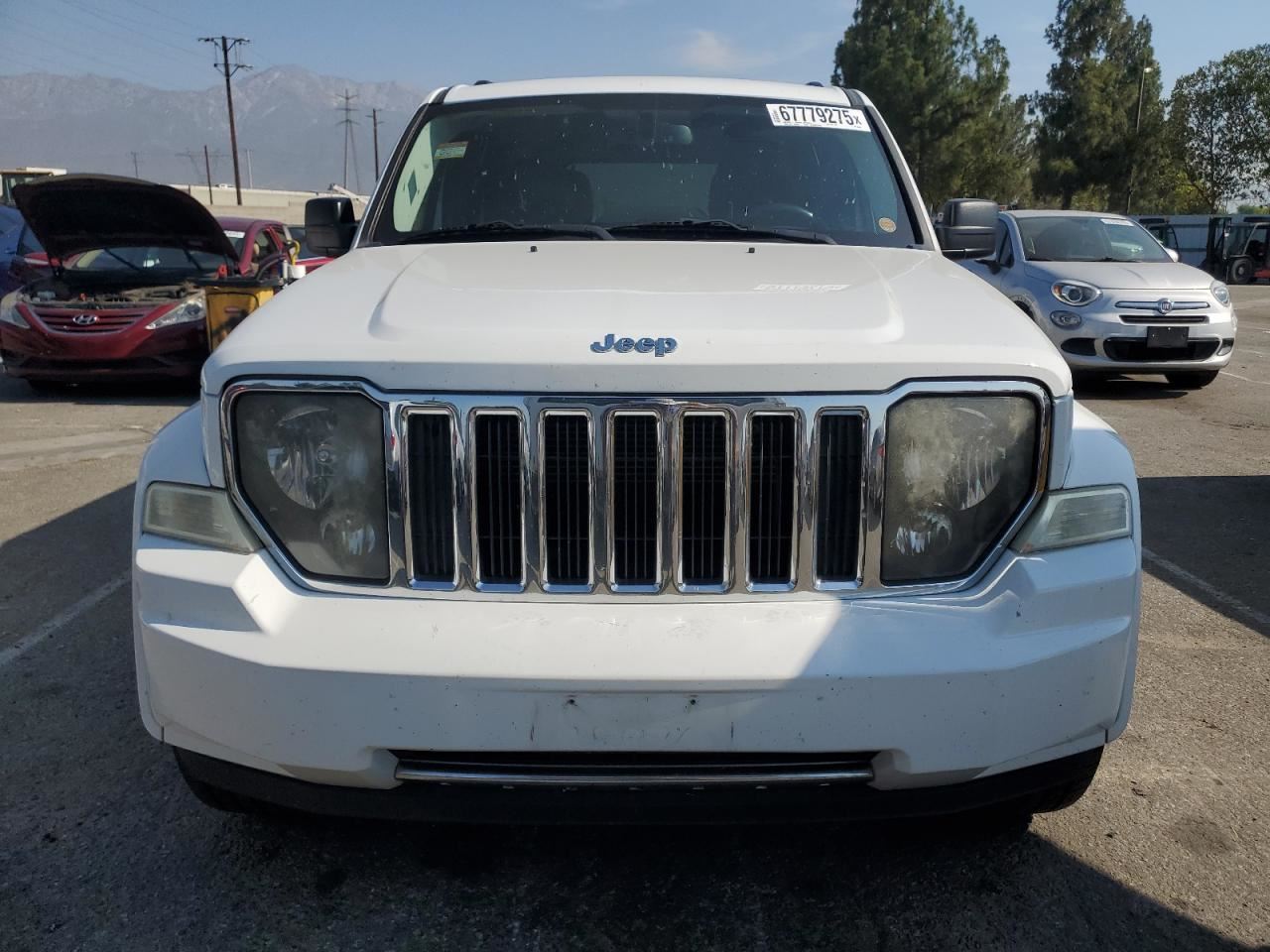 RIGHT FRONT DOOR MOULDING OEM 2012 JEEP LIBERTY - Image 5