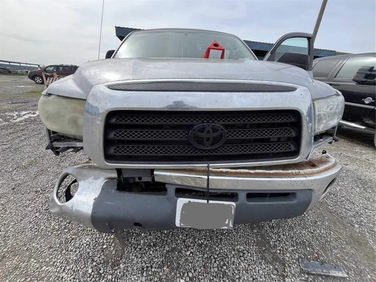 LEFT GRY FRONT HEADREST OEM 2008 TOYOTA TUNDRA - Image 4