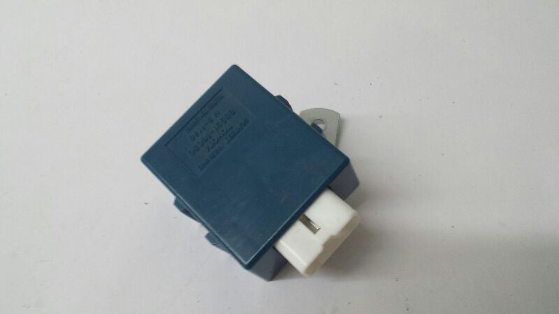 1996 TOYOTA LAND CRUISER SEATBELT SEAT BELT WARNING RELAY MODULE 85991-16050 OEM