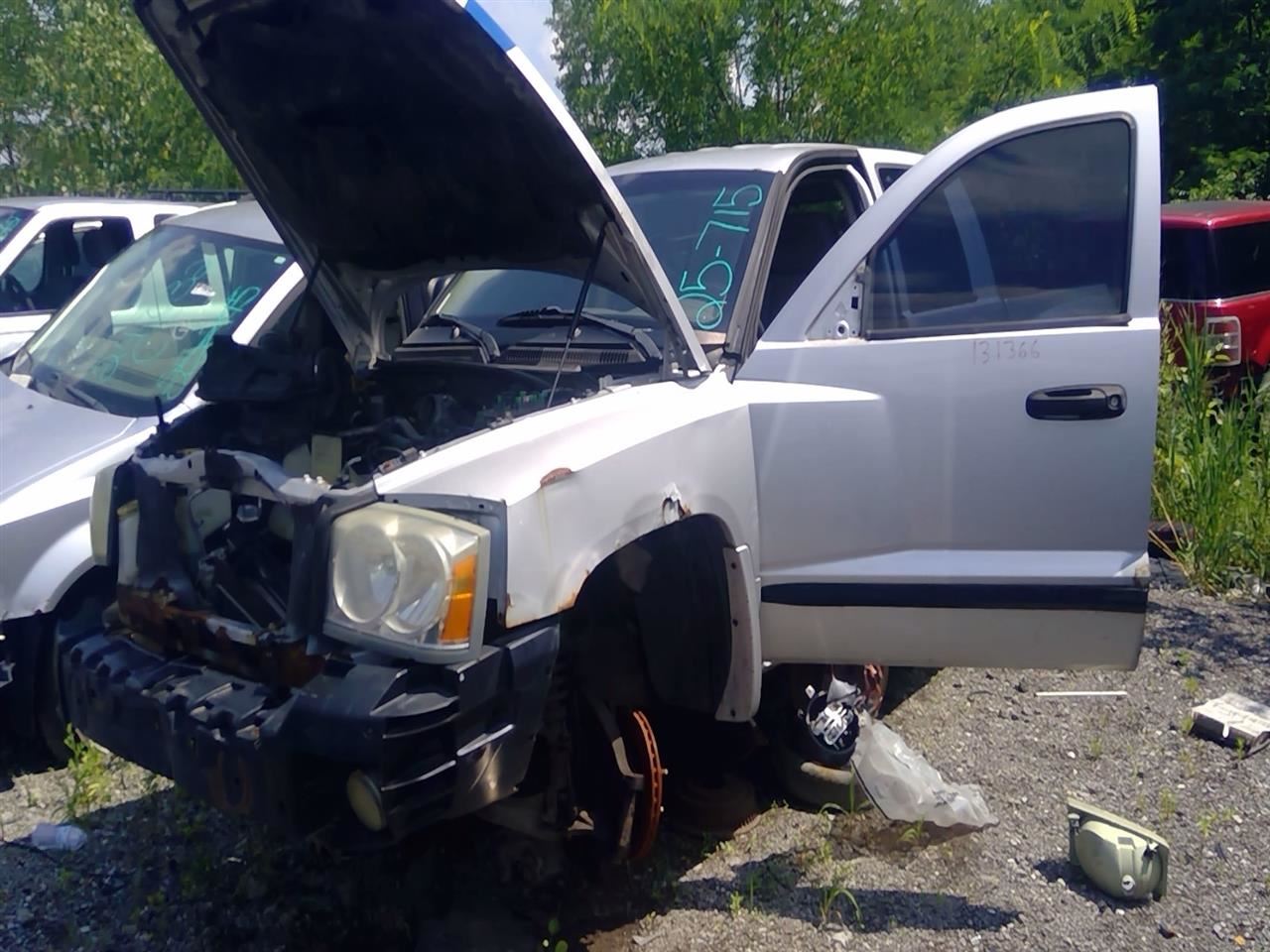 2005 DODGE Dakota
