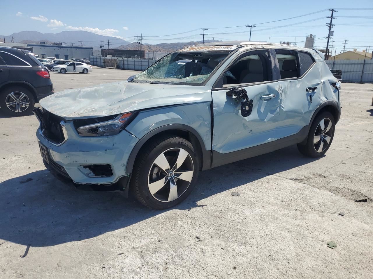 Benzeen 2019 Coolant Reservoir 7423652 - Image 1