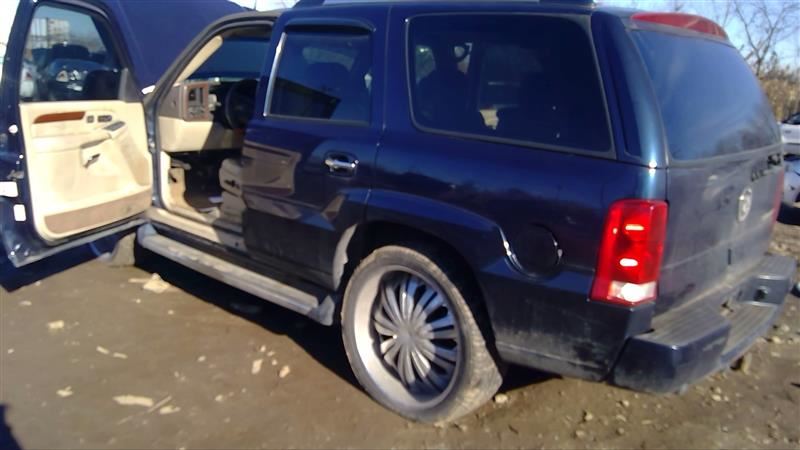 2004 CADILLAC Escalade