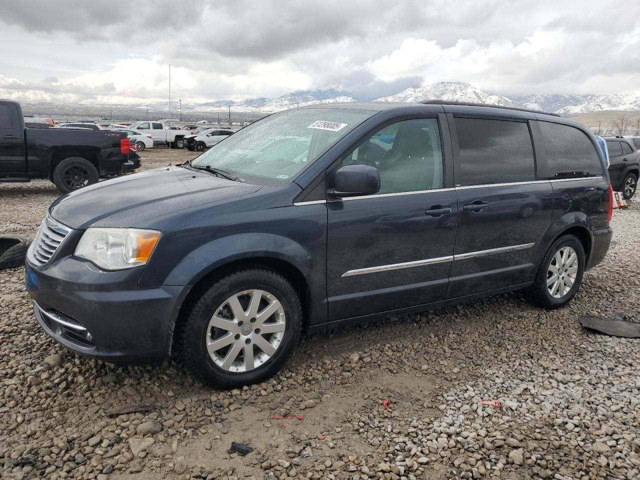 LEFT BLK FRONT HEADREST OEM 2014 CHRYSLER TOWN COUN - Image 2