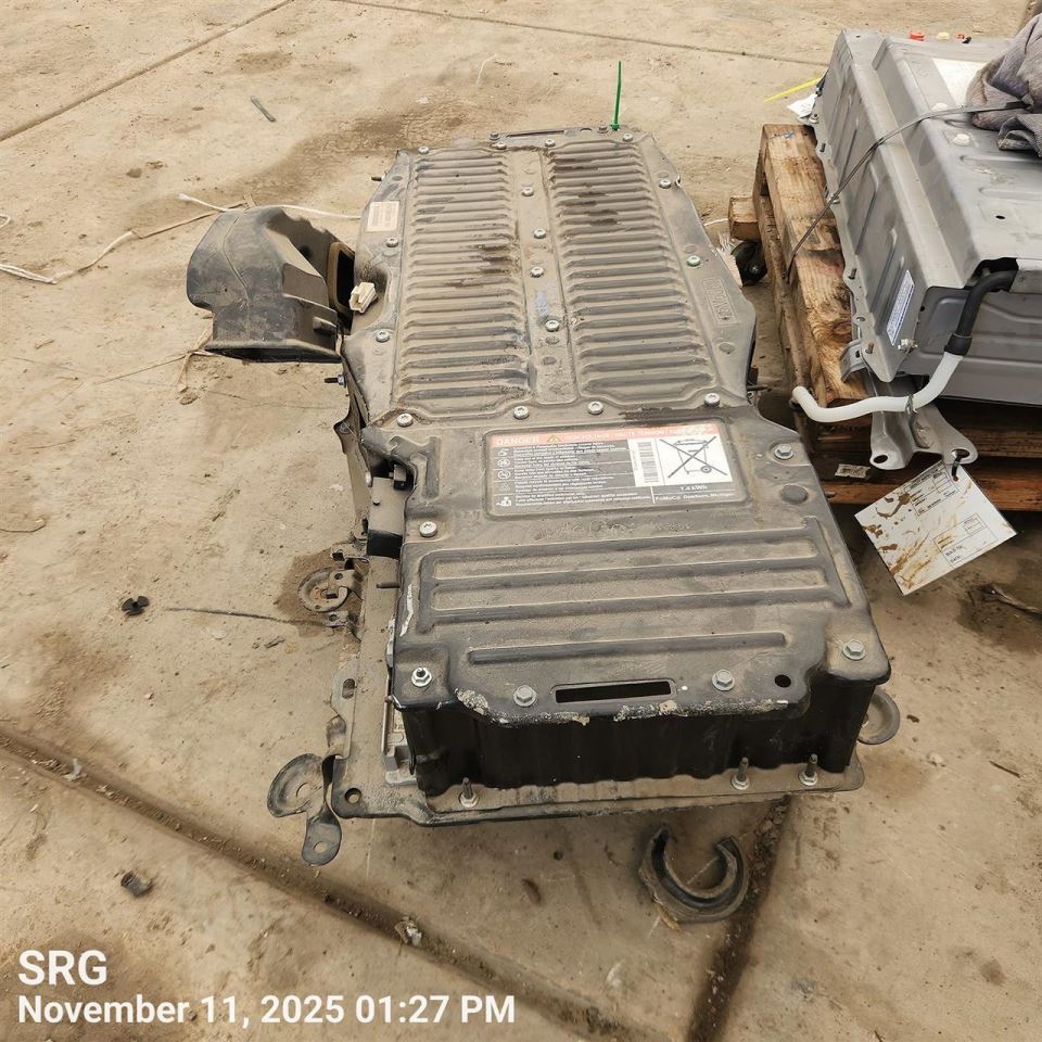 Benzeen Hybrid Titanium Fits 16-20 FUSION 3096452 - Image 1