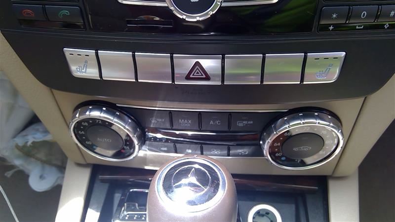 Benzeen   Temperature Control 2049003803 Fits 2012 Mercedes Benz C250 W204 OEM - Image 1
