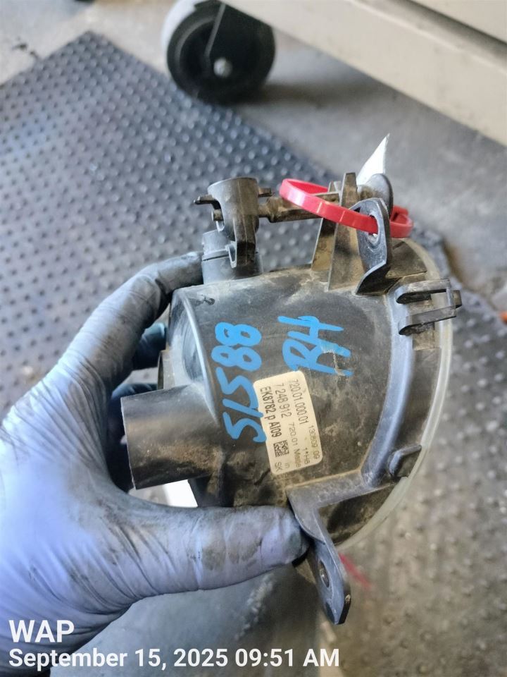 Passenger Corner/Park Light Fog-driving Fits 12-18 BMW 320i 6362335 - Image 2