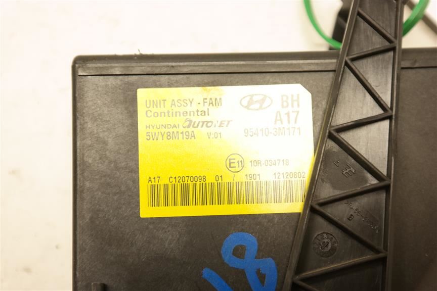 13-14 HYUNDAI GENESIS Chassis Cont Mod 95410-3M171  OEM - Image 5